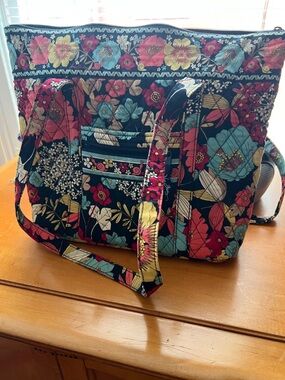 Quilted Floral Tote Bag in Multi-Color Vera Bradley Retired Pattern
